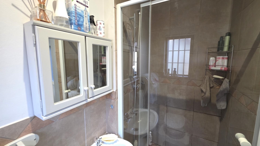2 Bedroom Property for Sale in The Coves North West